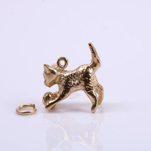 Cat Charm, Traditional Charm, Made from Solid 9ct Yellow Gold, British Hallmarked, Complete with Attachment Link