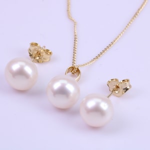Real Pearl Necklace and Matching Earrings set in Solid Yellow Gold Together with 18 Inch Yellow Gold Chain