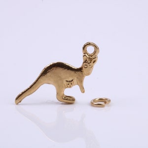 Kangaroo Charm, Traditional Charm, Made from Solid 9ct Yellow Gold, British Hallmarked, Complete with Attachment Link
