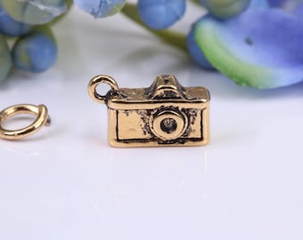 Camera Charm, Made from Solid Cast Yellow Gold, British Hallmarked