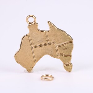Australia Charm, Traditional Charm, Made from Solid Yellow Gold, British Hallmarked, Complete with Attachment Link