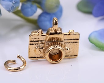 Camera Charm, Made from Solid Cast Yellow Gold, British Hallmarked
