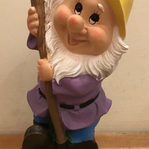 Latex mould for making this Digging Gnome