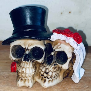 Latex mould for making this Wedding themed Skull