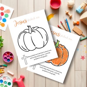 Puede incluir: Dos páginas para colorear con ilustraciones de calabazas y el texto "Jesús me eligió". Una página está coloreada en naranja y verde, la otra es un contorno negro. Las páginas también incluyen una cruz y texto sobre la bondad y compartir el amor.