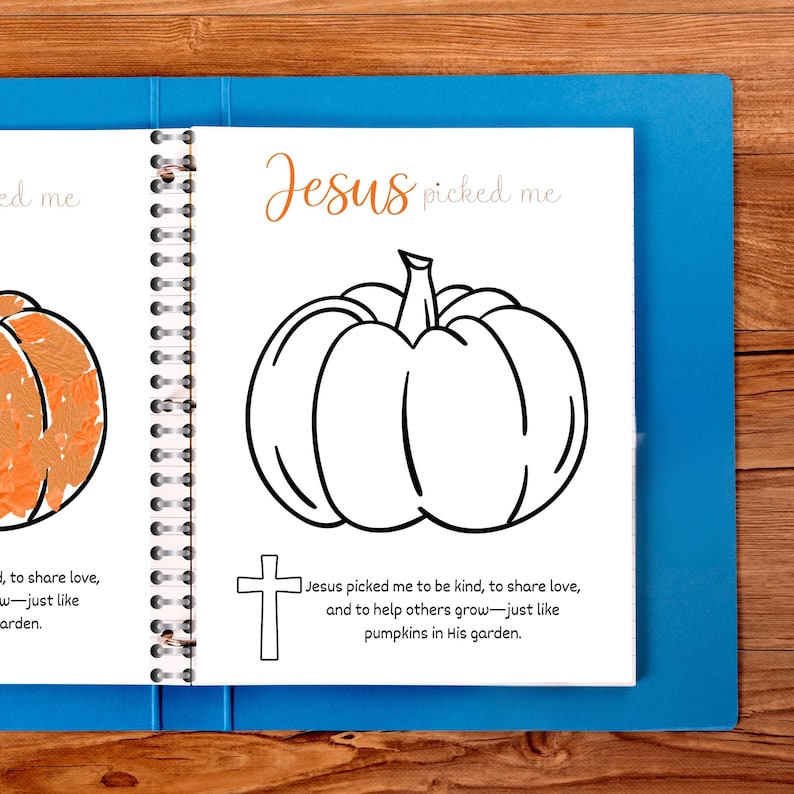 Puede incluir: Un cuaderno con espiral con una ilustraci&oacute;n de calabaza y el texto "Jesus picked me". La imagen incluye una cruz y la frase "Jesus picked me to be kind, to share love, and to help others grow&mdash;just like pumpkins in His garden."