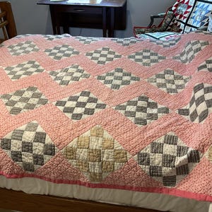 courtepointe vintage faite main en patchwork, écusson losanges neuf, tous les cotons, 82 x 62