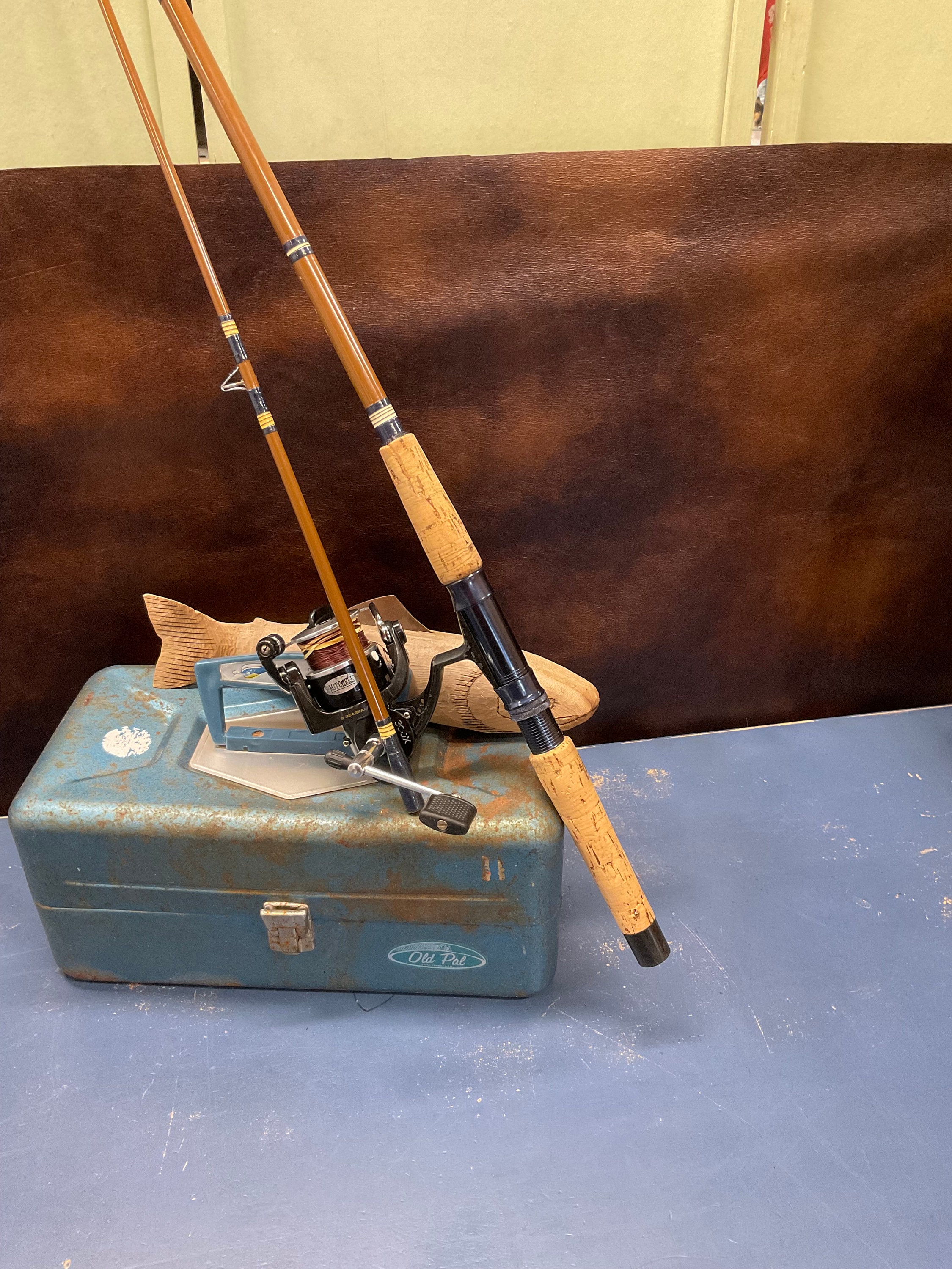 abu garcia conolon casting rod Max 6'6" / Medium Heavy / 2 The original gun grip is made of natural wood and goes perfectly with the ambassador reel. 100: Playing Hard With The