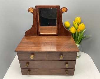 Echantillon de commode vintage en bois à 3 tiroirs avec miroir pour vendeur