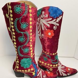 Vintage Artemis sammetsstövlar: Blommigt läder, storlek 7-7,5