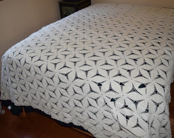 Hand Crochet Double Bedspread: Vintage Ecru Popcorn Stitch