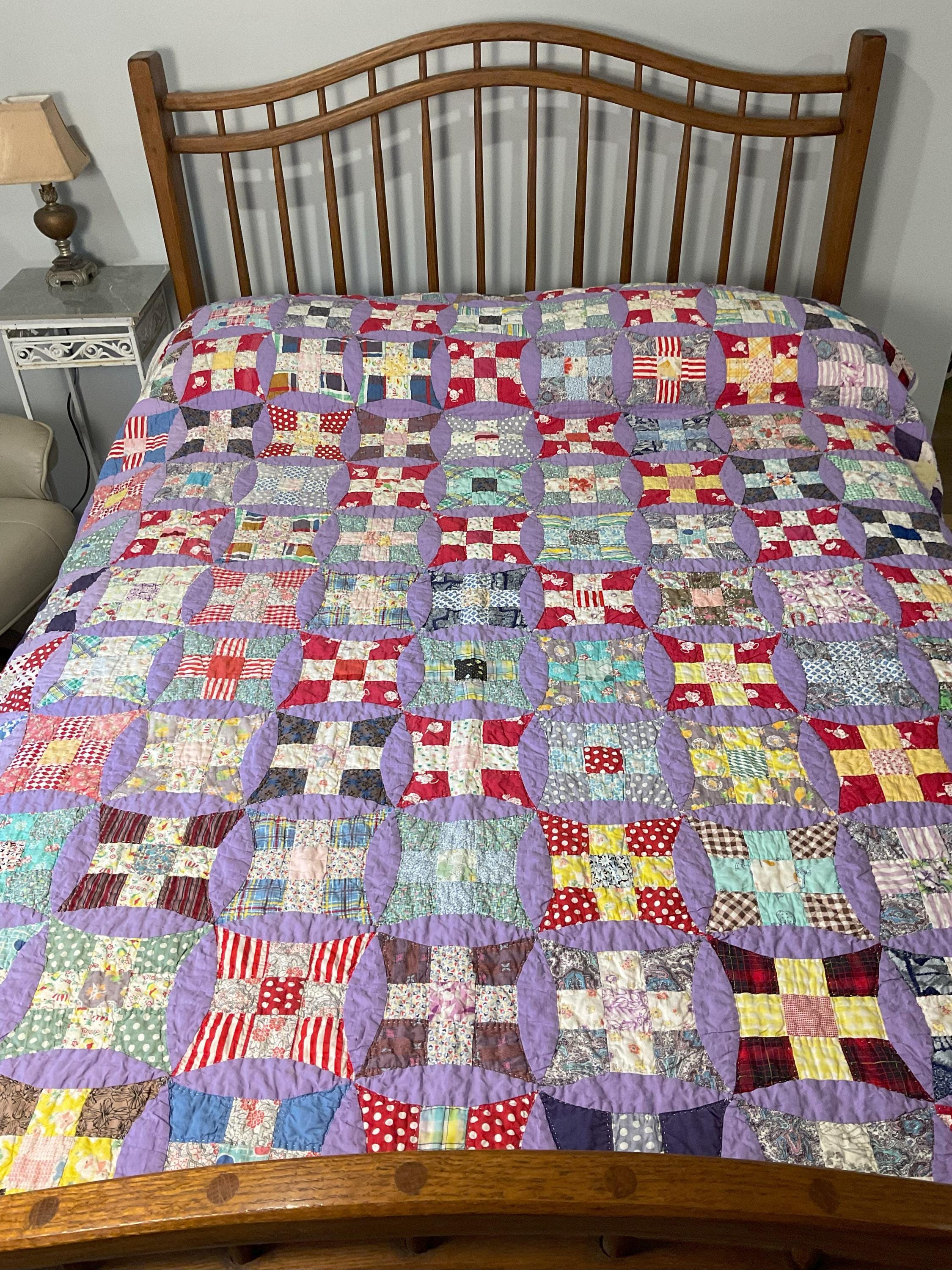 パッチワークキルト　フィードサックのナインパッチのキルト Vintage Handmade Nine Patch Quilt, Feed Sack Fabrics 82x70 - Etsy 日本