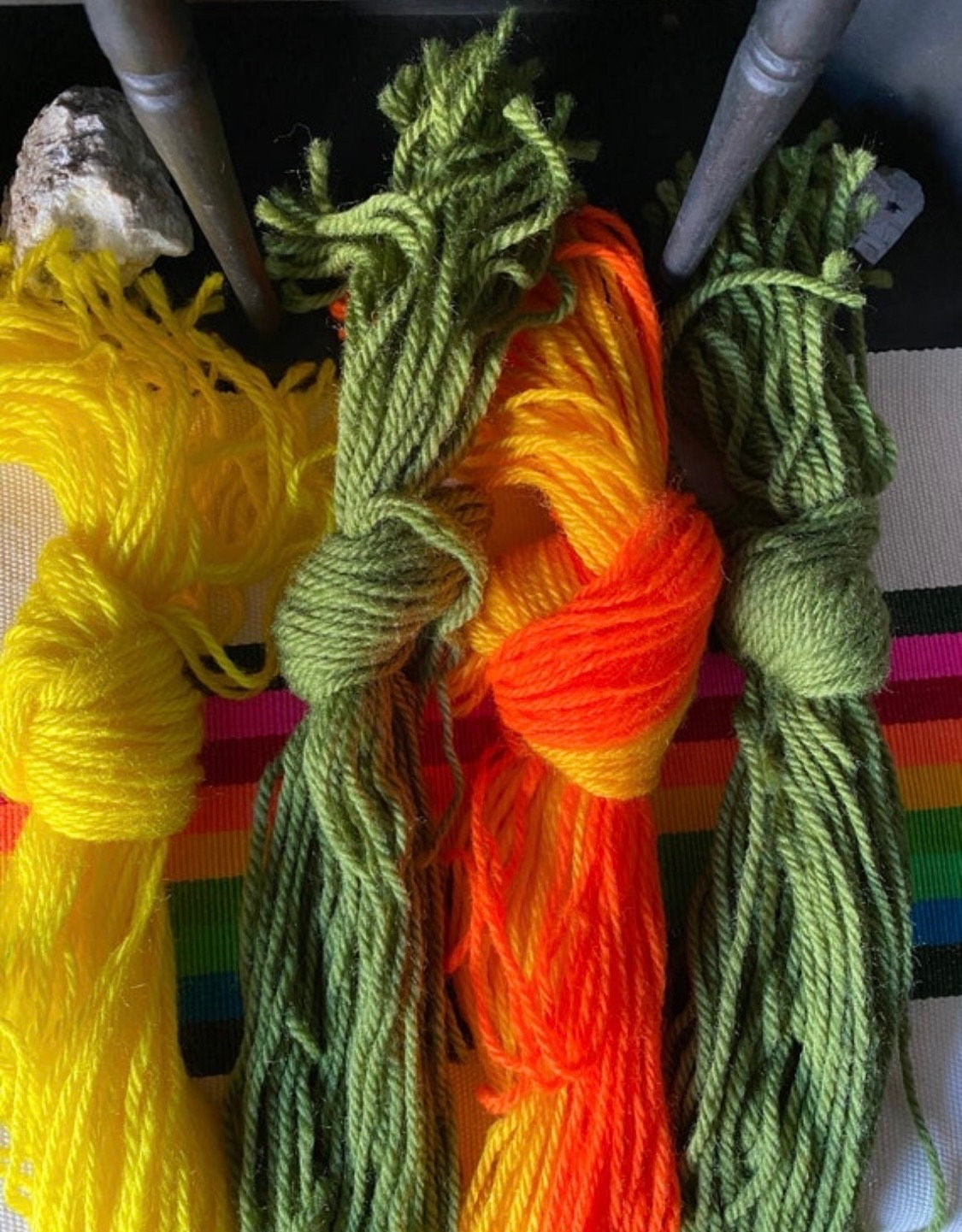 Vintage Dahlia Quickpoint Needlepoint Pillow Kit / Plastic Canvas/ DIY