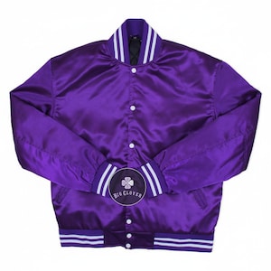 Chaqueta universitaria de satén morado hecha a mano: estilo bomber universitario