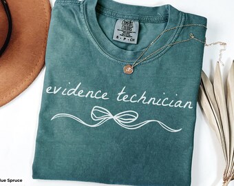 Camiseta Comfort Colors® con lazo coqueto para técnico de pruebas, regalo para técnico de pruebas, camiseta de pruebas forenses, regalo de graduación, camiseta para técnico de escena del crimen.