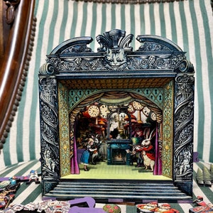 Théâtre in miniatura Alice nel paese delle meraviglie.