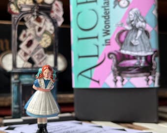 不思議の国のアリスのフィギュアパック ミラーバード、ハンマーバード