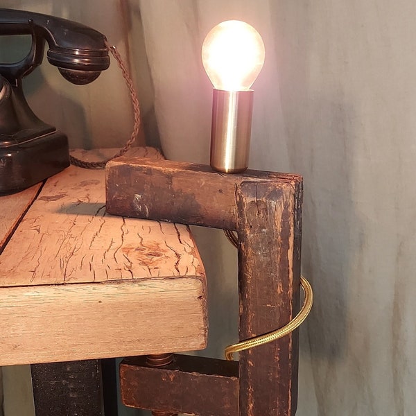 Lampe Schraubzwinge gold upcycling industrial Tischleuchte