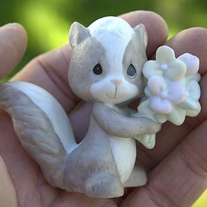 PRECIOUS MOMENTS COLLECTIBLE. &quot;Collecting Makes Good Scents&quot; 1990 (Members Only Figurine). It&#39;s an excellent gift for the avid Collector.