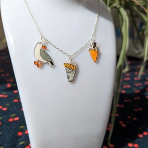 Cute seagull necklace, fun summer jewellery, seaside themed image 5