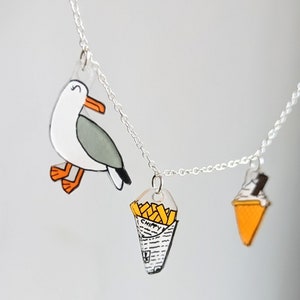 Cute seagull necklace, fun summer jewellery, seaside themed image 1