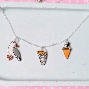 Cute seagull necklace, fun summer jewellery, seaside themed image 4