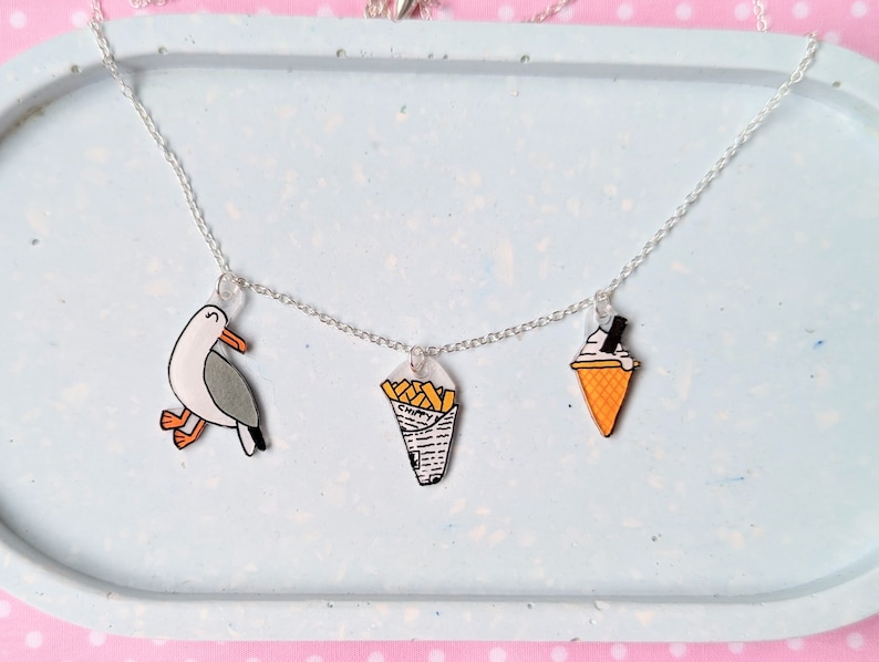 Cute seagull necklace, fun summer jewellery, seaside themed image 4