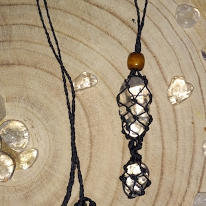 stone pouch, macrame custom pendant, crystal pendant, macrame with stone, macrame stone pouch, macrame holder, stone necklace, stone holder