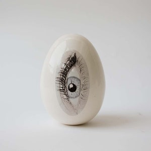 Ceramic Eye Sculpture, Table Centerpiece, Bookshelf Decor, Unique Home Decor, Pottery Lover Gift, Ceramic Easter Egg Sculpture