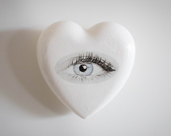Wall Sculpture, Ceramic Heart Sculpture, Heart Wall Art Sculpture, Heart Eye Sculpture, Unique Wall Hanging, Wall Decor, Ceramic Fine Art
