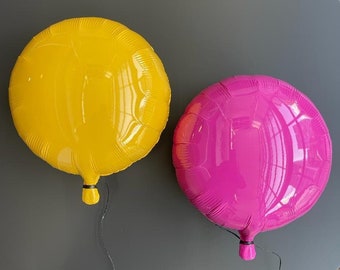 Globo de helio de cerámica amarillo, arte pop único, arte de pared para habitación de bebé, adorno de pared de cerámica, escultura de pared de cerámica, instalación de arte de techo