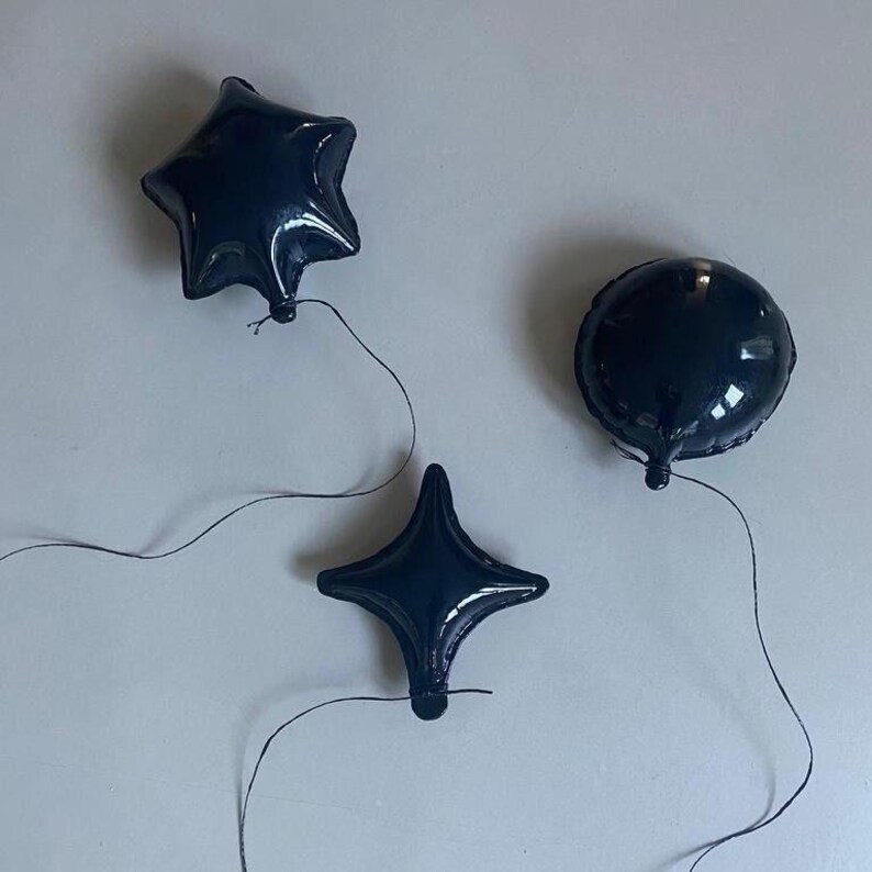 Globo de cerámica con forma de estrella negra, arte de pared para habitación infantil, adorno para habitación infantil, sala de juegos infantil, decoración de estrellas, escultura de arte pop, regalo para baby shower. imagen 8
