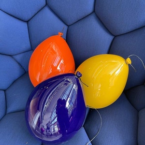 Högblank väggdekor, Färgglad väggkonst, Orange keramisk ballong, Lyxig väggkonst, Orange väggkonst, Lekfull barnrumsdekor, Väggdekoration bild 3