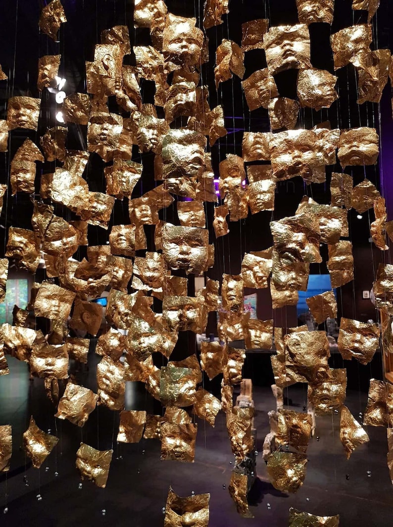 Modern konst, unik skulptur av guldöron, biennalkonst, inredningsarkitekt, Dana Bloom originalkonst, anländer inramad bild 4