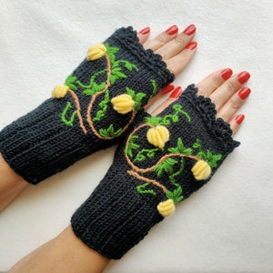 Halloween-Knitted Pumpkin Embroidered Fingerless Gloves,Fingerless mittens,Knitted fingerless gloves,Emroidered gloves,Halloween gifts