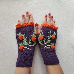 Halloween-Knitted Pumpkin Embroidered Fingerless Gloves,Fingerless mittens,Gift for knitters,Emroidered gloves,Halloween gifts, Gift for her
