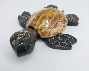 Figurine de tortue de mer sculptée à la main en marbre vintage
