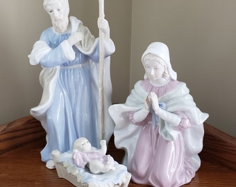 Holiday Collection Porcelain Nativity Set
