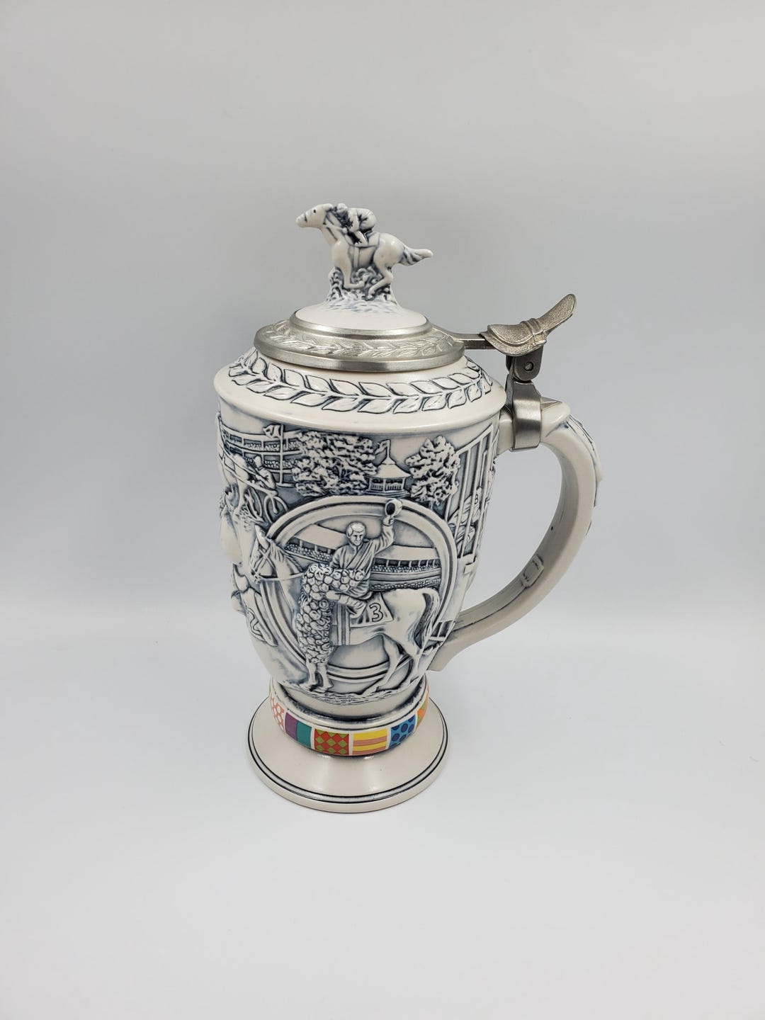 ⭕️⭕️連休セール⭕️⭕️【レア】アンティーク イギリス製 オールドSEL缶塩入れ⭕️⭕️ Vintage Avon Horse Racing Winners Circle Three Dimensional Beer