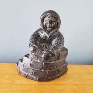 Vintage Nuvuk Canada Inuit Eskimo Building An Igloo Soapstone Figurine