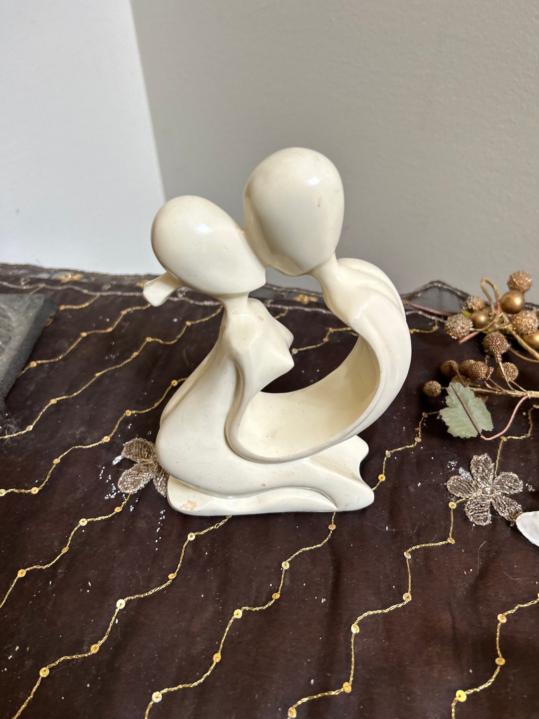 Vintage Kissing Couple Figurine White Resin Abstract Desk Art Etsy