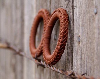 One Pair of Spanish Laced Braided Paracord Saddle or Chap Rings