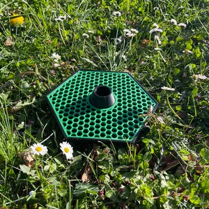 Bee Feeder Set Base mit Gitter 5L & 1,5 / 2L Süßwasser und Sirup automatischer Bee Feeder Help Nature Strive KEINE Flasche enthalten Bild 4