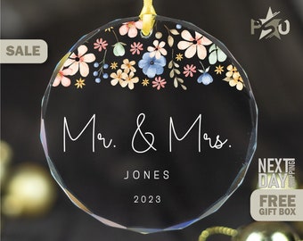 Personalized Mr and Mrs Ornament Wedding Gift First Christmas Married 2023 Couples Newlywed Gift Glass and Cremic PSO118