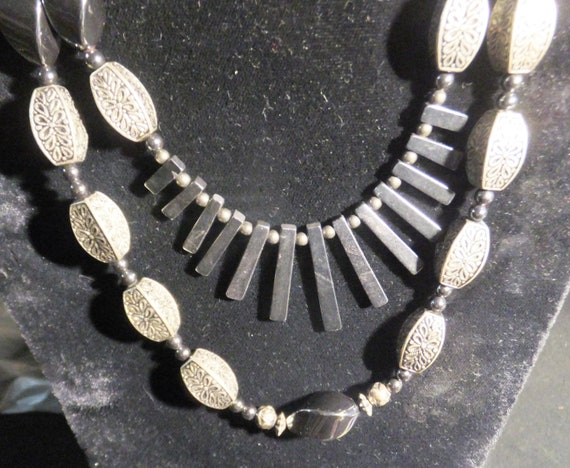 1980' S HAND MADE NECKLACE