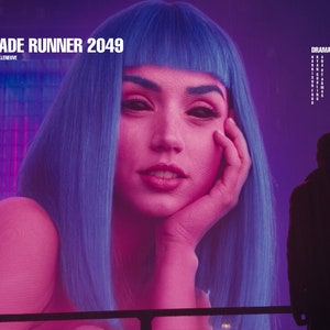 Puede incluir: Un p&oacute;ster de pel&iacute;cula para "Blade Runner 2049" con una mujer de cabello azul y un fondo rosa. El texto "DRAMA SCI-FI" est&aacute; en la esquina superior derecha.