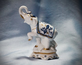 White Porcelain Good Luck Elephant by Seymour Mann, Limited Edition from Vienna Woods, Blue Onion Design with Gold Trim, 5.75 inches tall