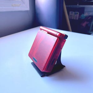 Support universel pour console portable ! (Compatible avec une Nintendo Gameboy / DS / PSP) - Design minimaliste, propre, facile à assembler, plusieurs couleurs !