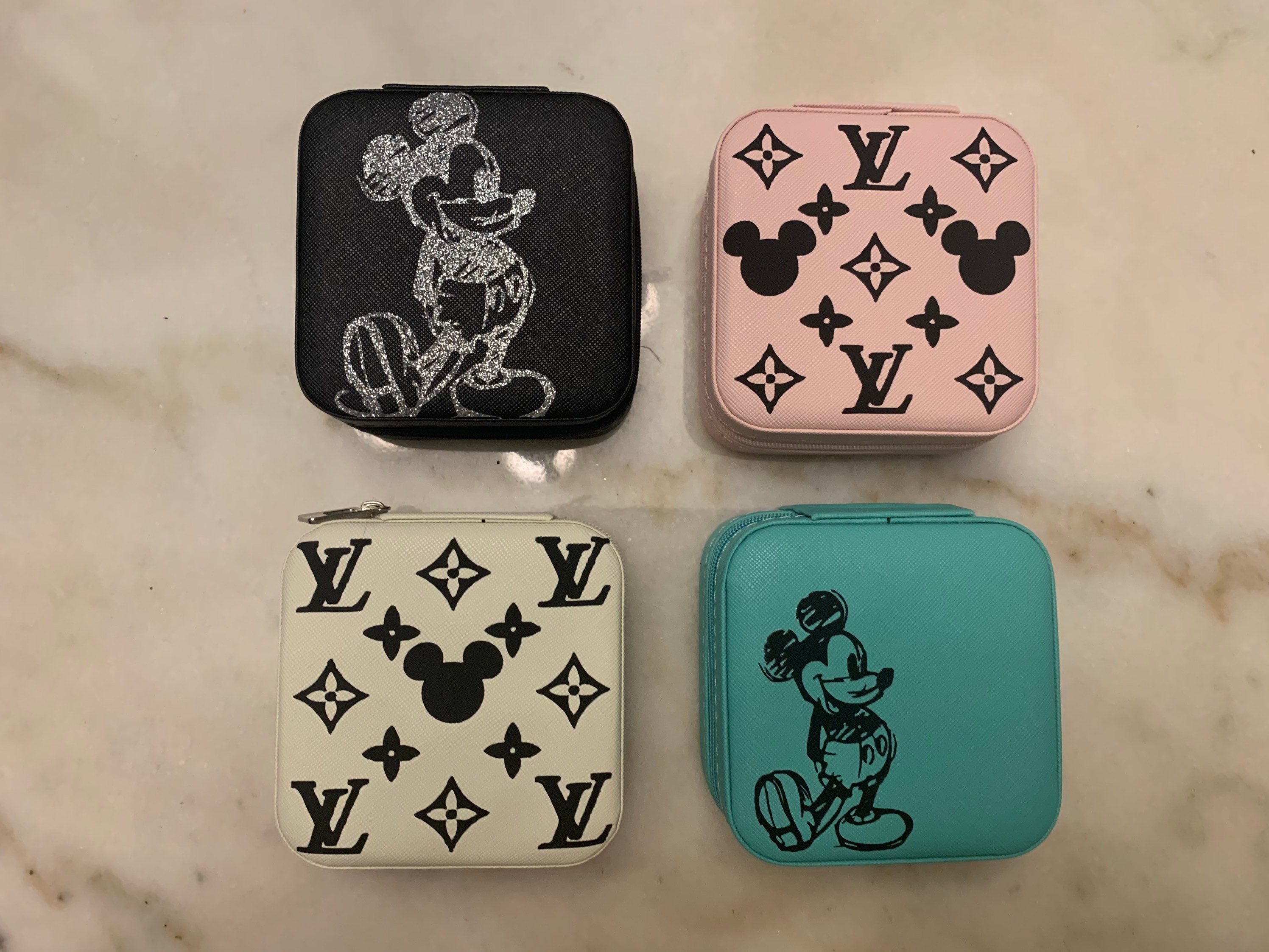 Disney Lilo and Stitch Metallic Zip Around Travel Jewelry Box Jewelry  Organizer, Officially Licensed : : Ropa, Zapatos y Accesorios