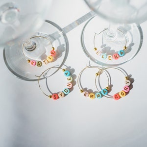 Ciondoli per bevande personalizzati con nome, ciondoli per bicchieri da vino, targhette personalizzate con nome in vetro, bomboniere per matrimoni, regali per addio al nubilato, bomboniere per addio al nubilato